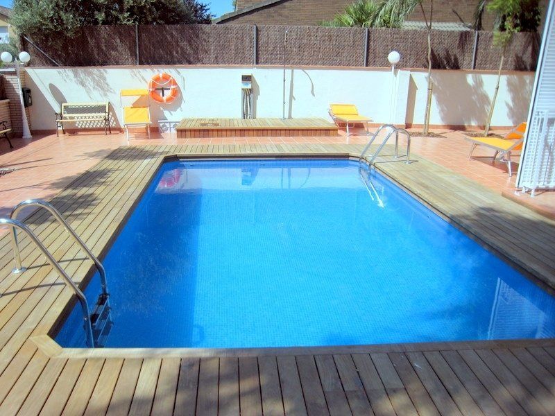 Apartamentos Caru Castelldefels Exteriör bild
