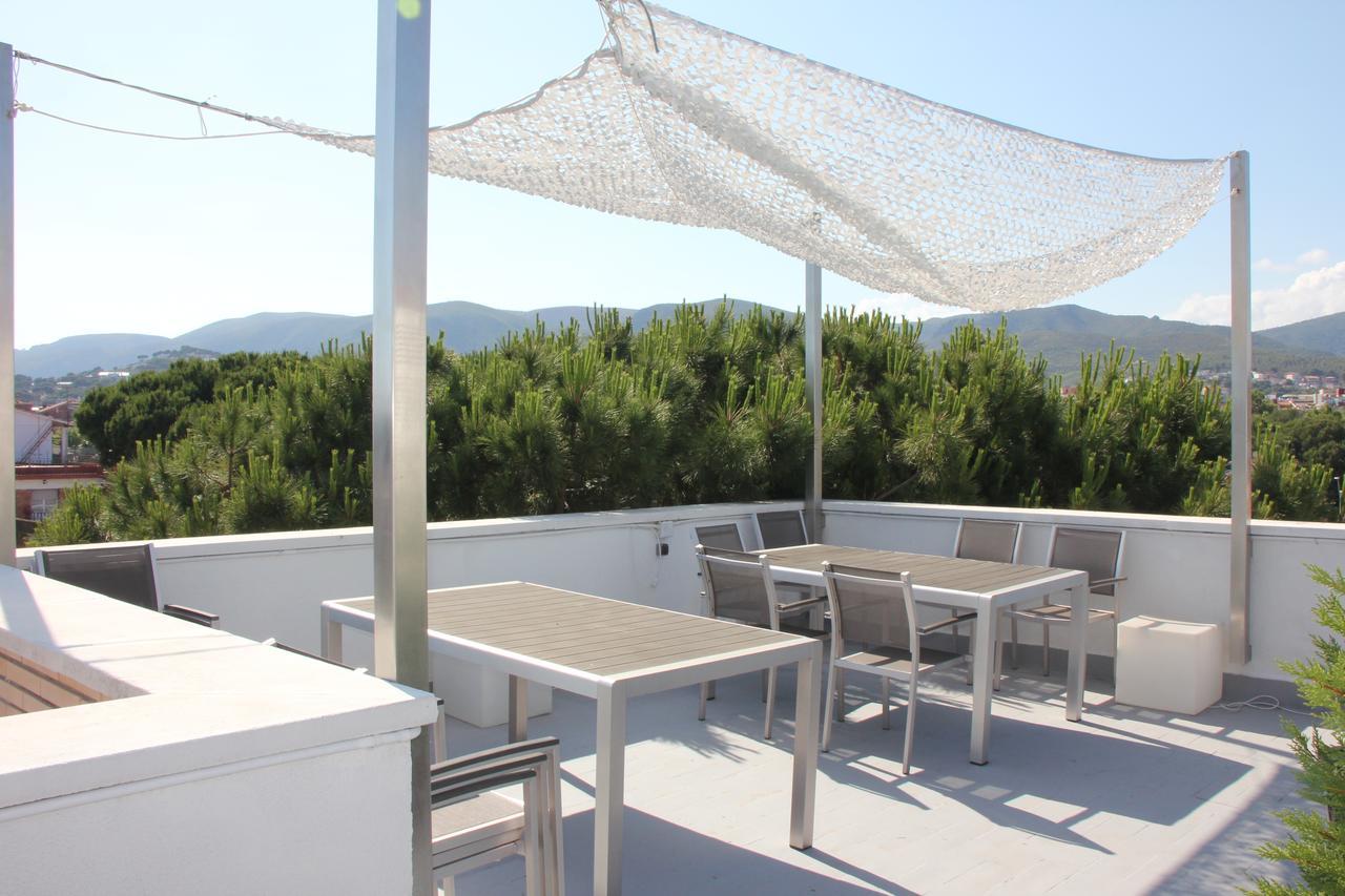 Apartamentos Caru Castelldefels Exteriör bild