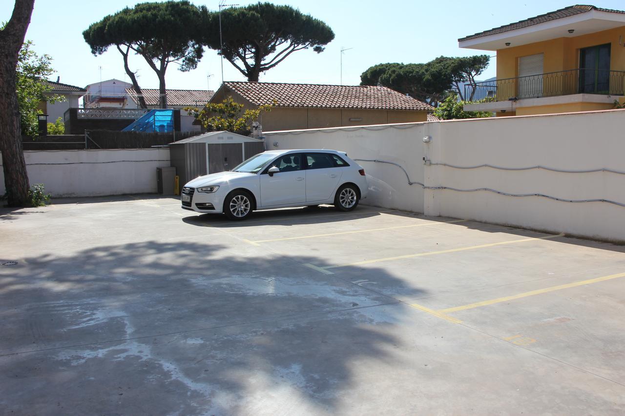 Apartamentos Caru Castelldefels Exteriör bild