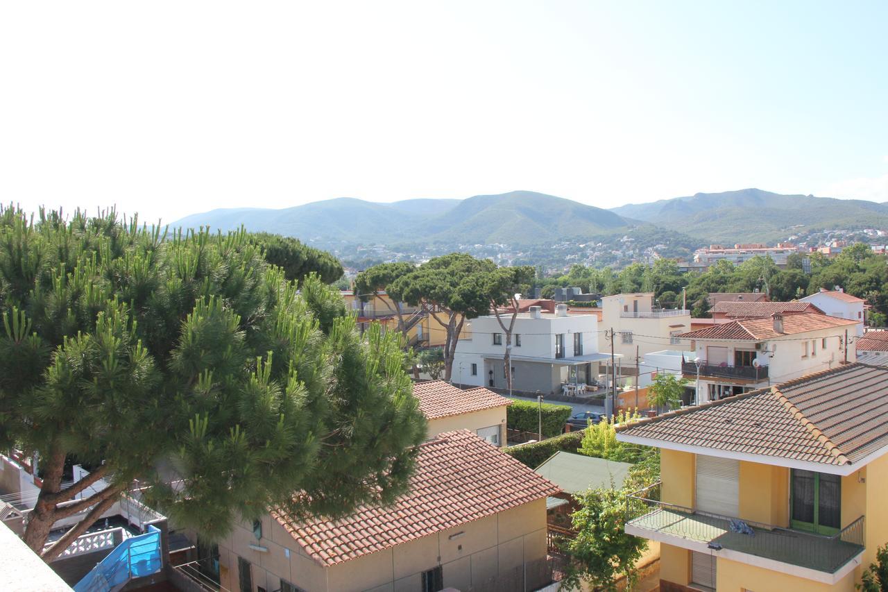 Apartamentos Caru Castelldefels Exteriör bild