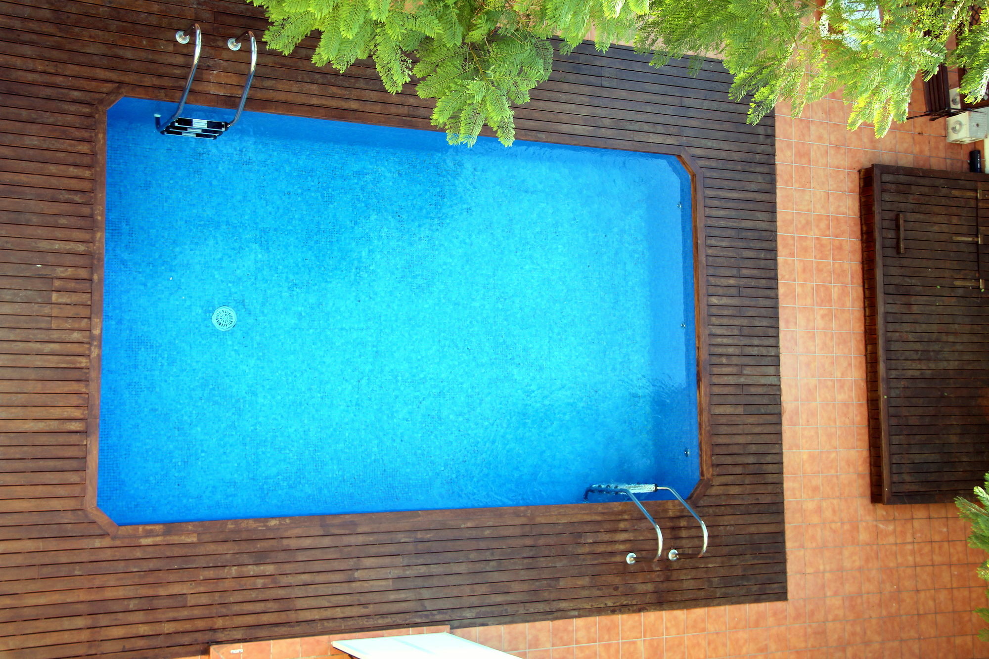 Apartamentos Caru Castelldefels Exteriör bild
