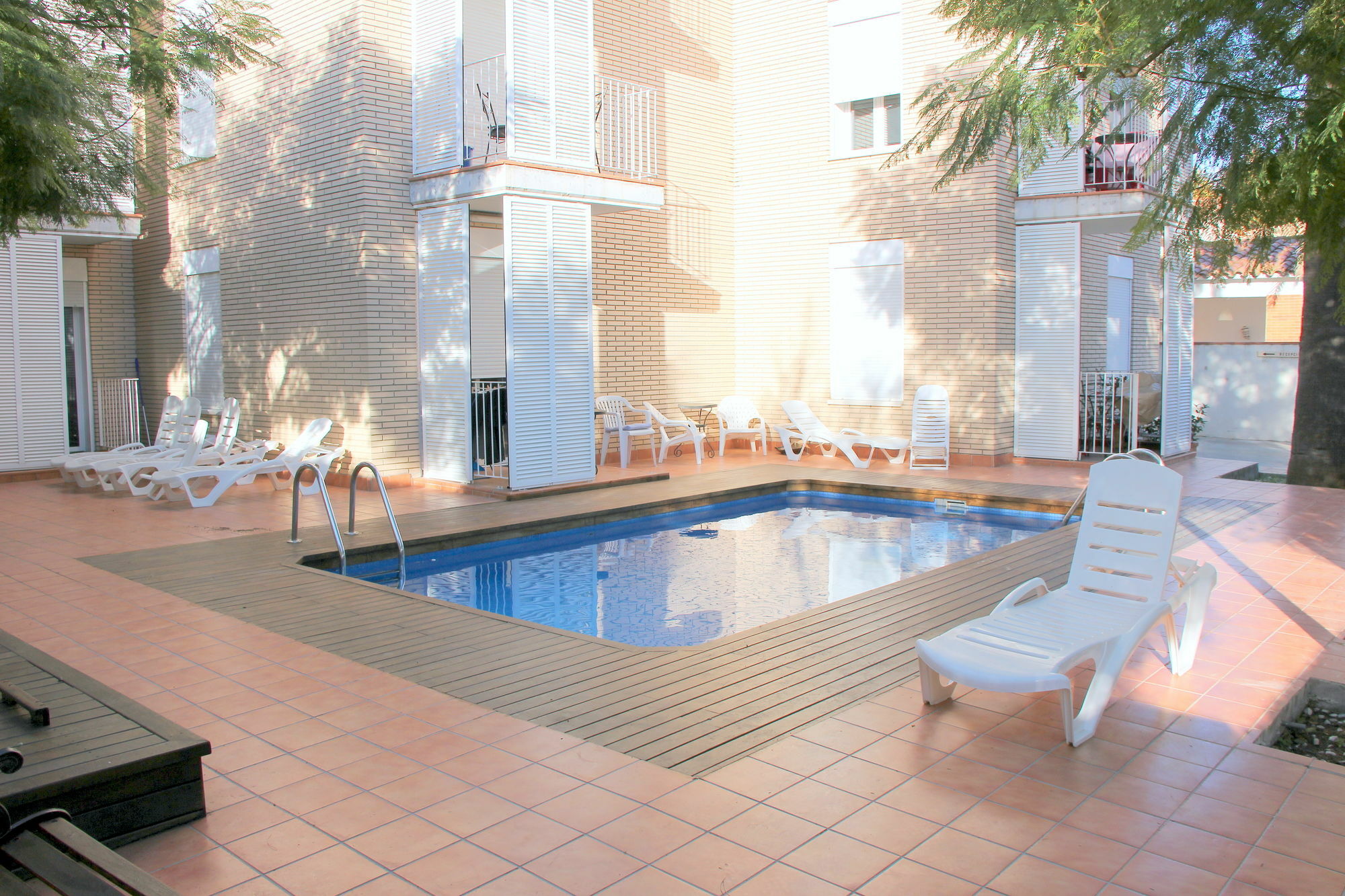Apartamentos Caru Castelldefels Exteriör bild