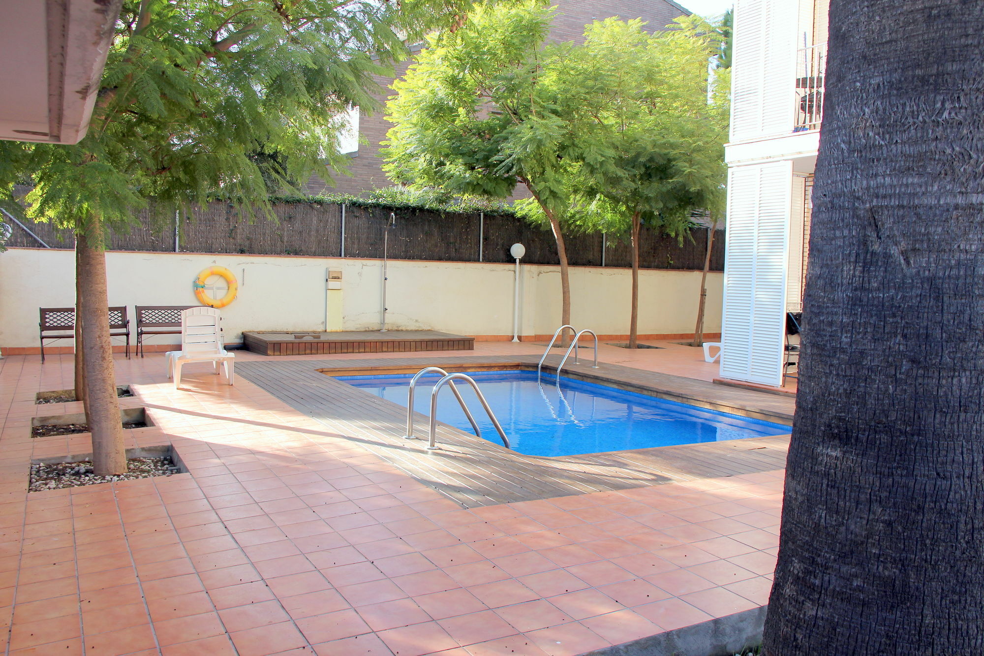 Apartamentos Caru Castelldefels Exteriör bild